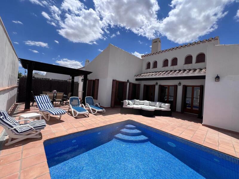 Villa en venta en El Valle Golf, Murcia