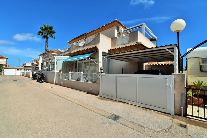 Villa en venta en Orihuela Costa, Alicante