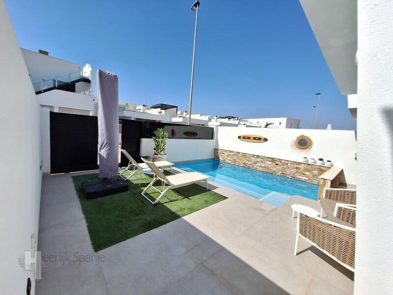 Villa for sale in Santiago de la Ribera, Murcia