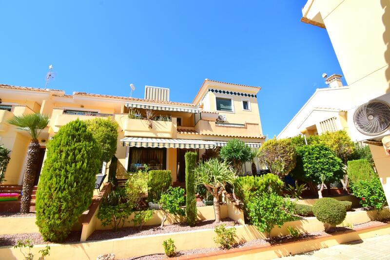 Maison de Ville à vendre dans Orihuela Costa, Alicante