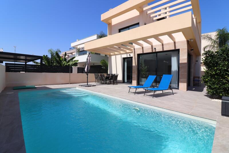 Villa for sale in Los Montesinos, Alicante