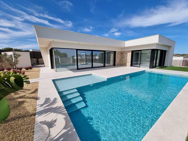 Villa en venta en Las Colinas Golf, Alicante