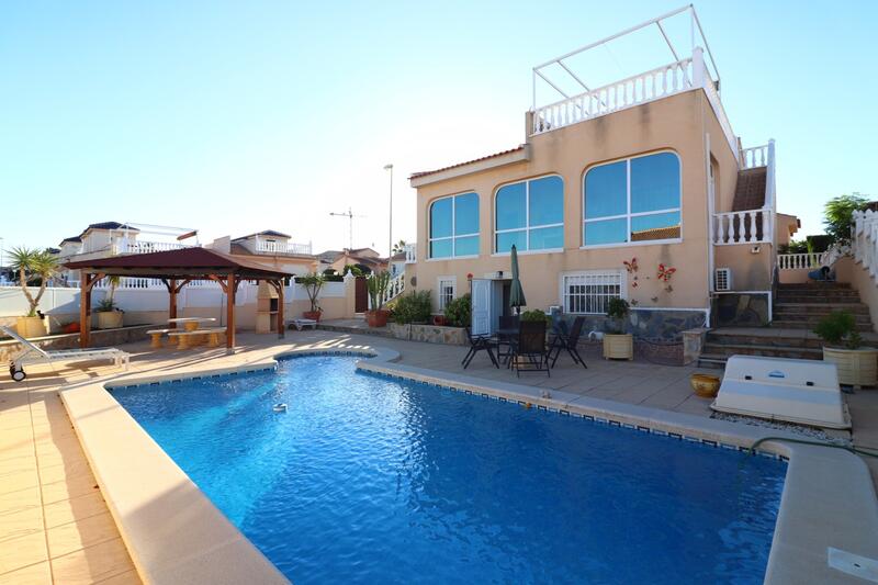 Villa for sale in Benijófar, Alicante