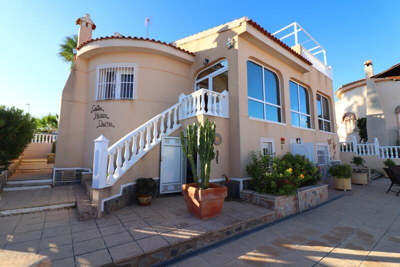 3 Cuarto Villa en venta