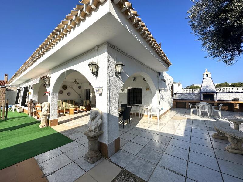 4 Cuarto Villa en venta