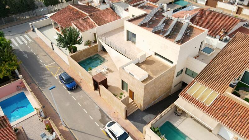 4 Cuarto Villa en venta