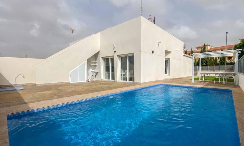 Villa for sale in Los Alcazares, Murcia