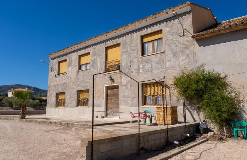 Villa en venta en Monóvar, Alicante