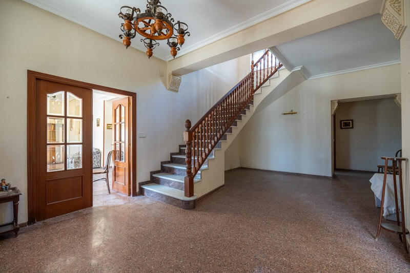 6 bedroom Villa for sale