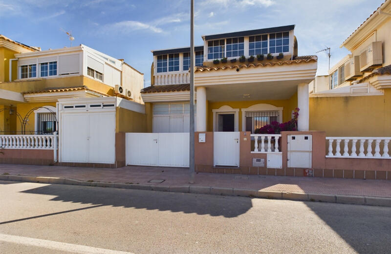 Townhouse for sale in Los Alcazares, Murcia