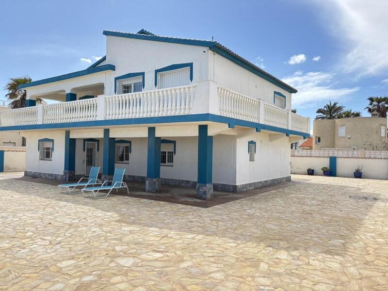 6 bedroom Villa for sale