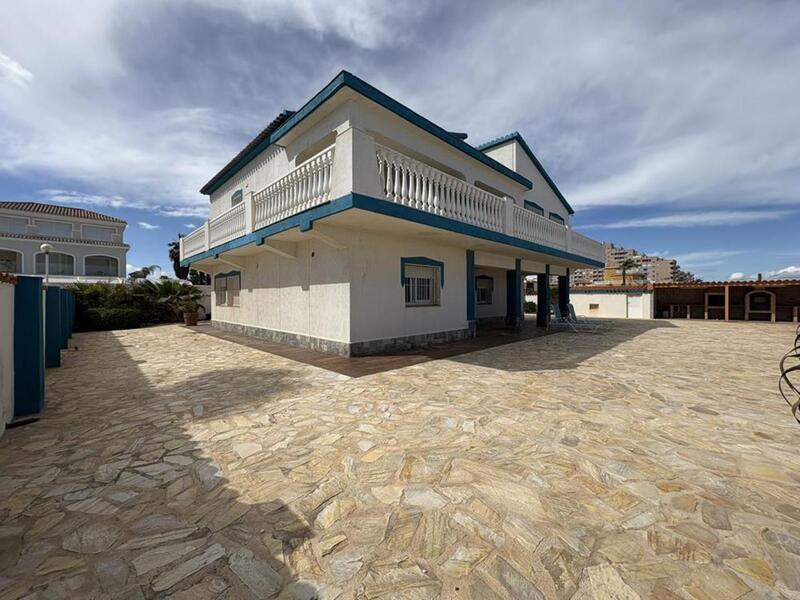 6 Cuarto Villa en venta