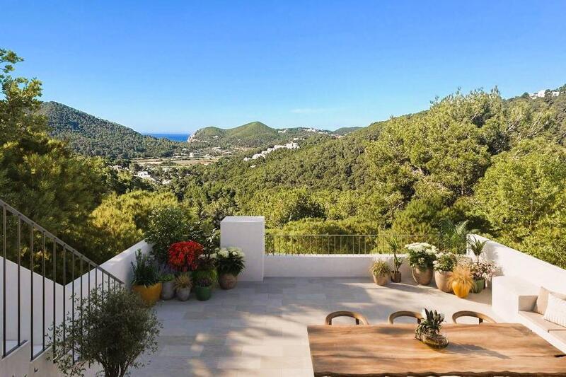 Townhouse for sale in De Cala Llonga, Ibiza