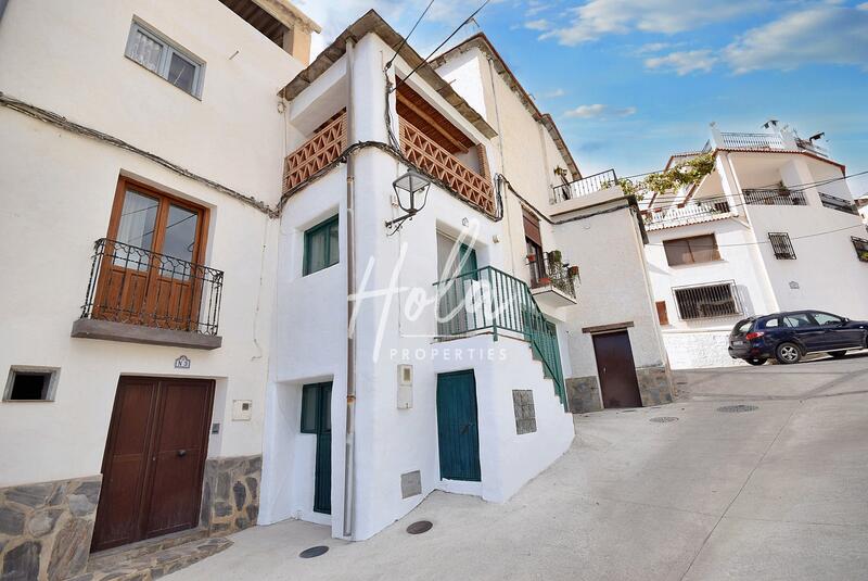 Townhouse for sale in Valor, Granada