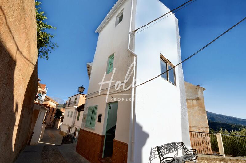 Townhouse for sale in Restabal, Granada