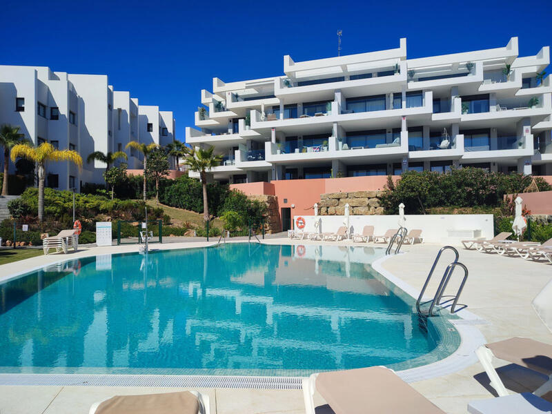 Apartment for sale in La Duquesa, Málaga