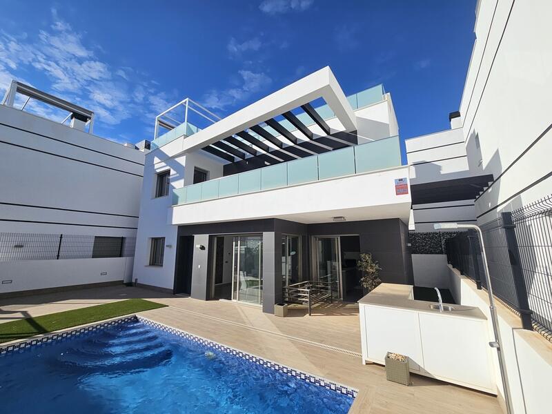 Villa en venta en Villamartin, Alicante