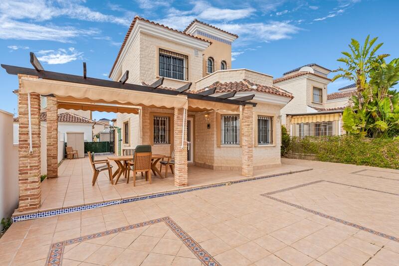 Villa à vendre dans Guardamar del Segura, Alicante