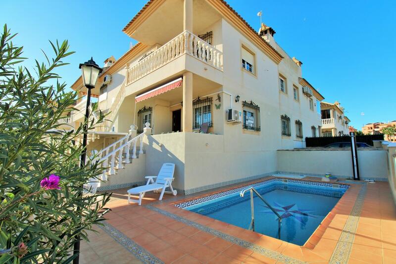 Apartment for sale in Villamartin, Alicante