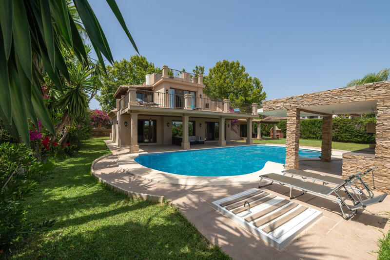 Villa zu verkaufen in Marbella, Málaga