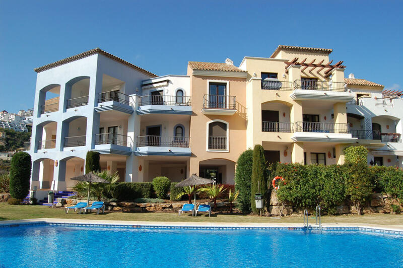 Apartment for sale in Benahavis, Málaga