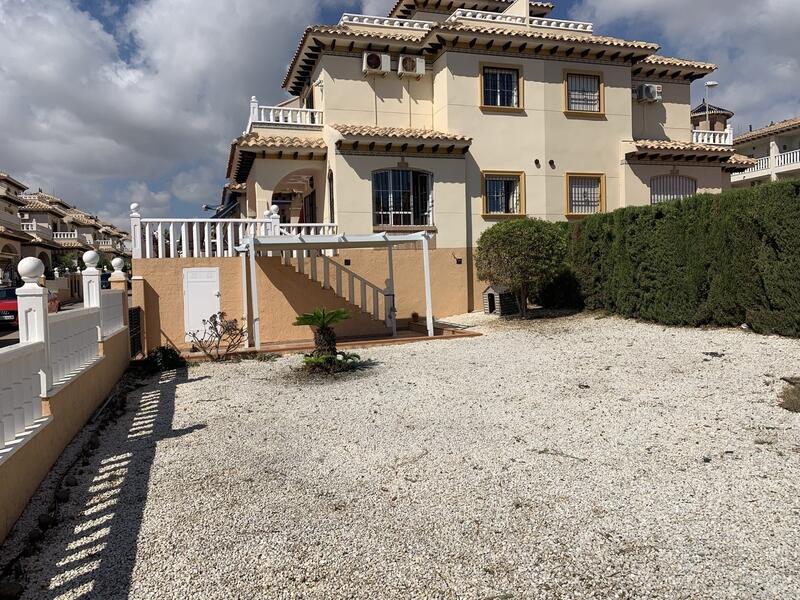 Villa til salg i Cabo Roig, Alicante