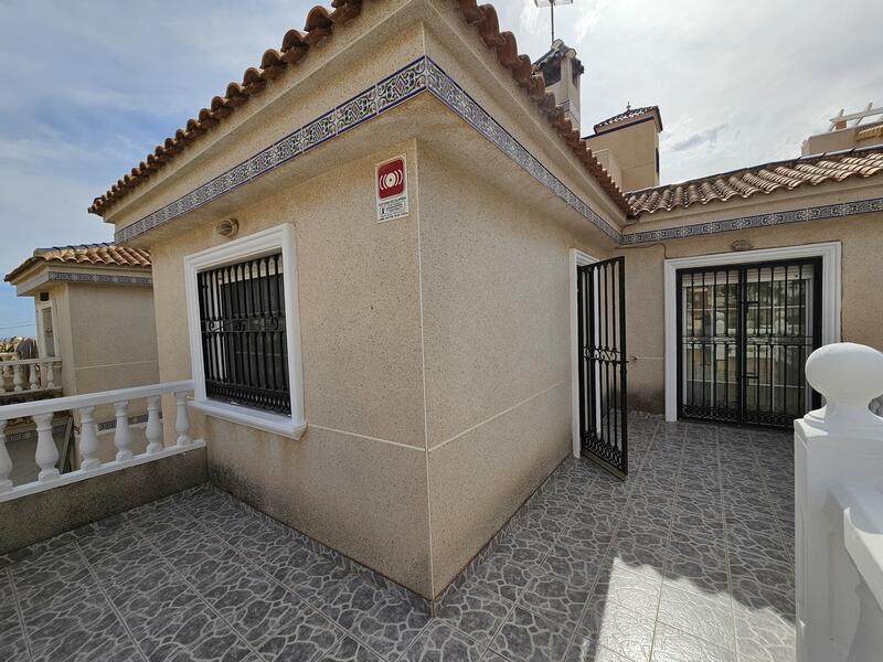 4 Cuarto Villa en venta