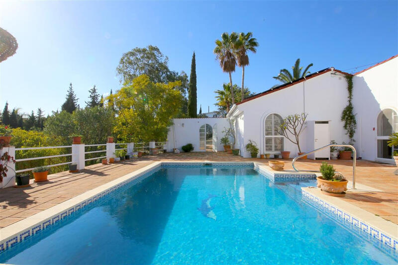 Villa à vendre dans Estepona, Málaga