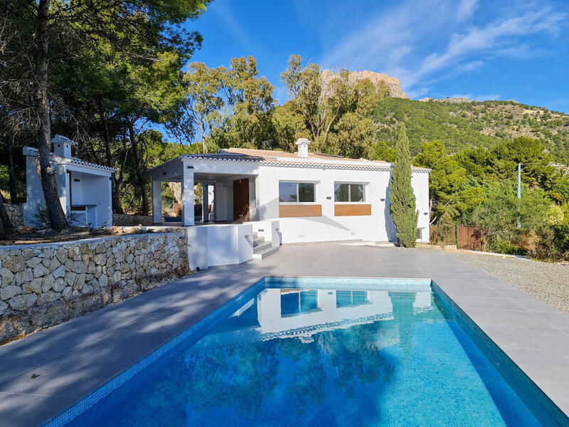 Villa en venta en Calpe, Alicante