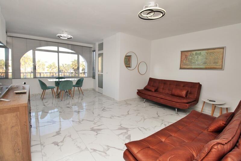 Apartamento en venta en Villamartin, Alicante