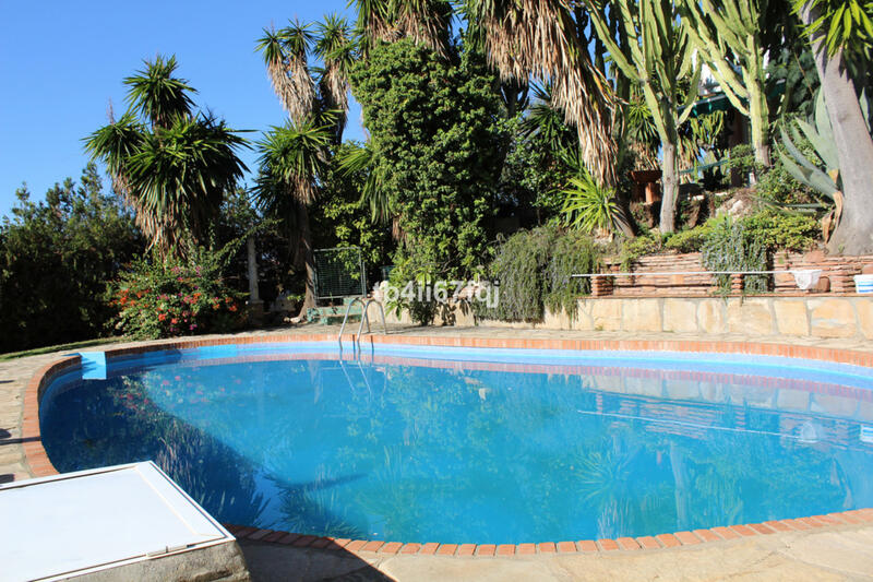 Villa for sale in La Atalaya, Málaga