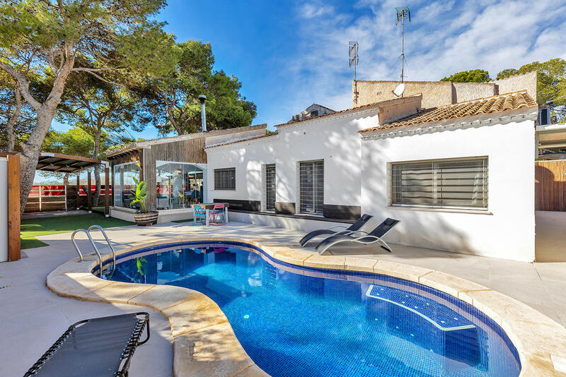 Villa en venta en Torrevieja, Alicante