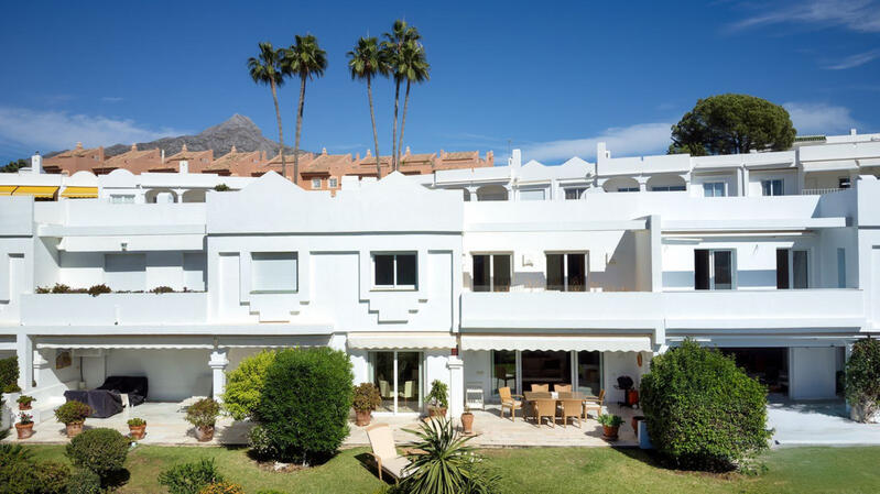 Maison de Ville à vendre dans Nueva Andalucia, Málaga