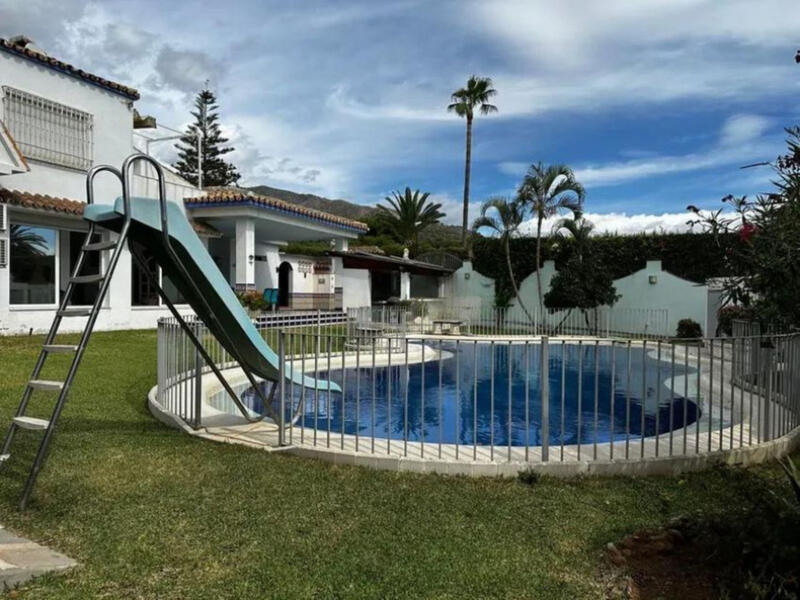 Villa til salg i Marbella, Málaga