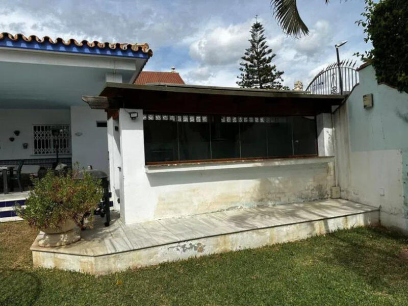 5 bedroom Villa for sale