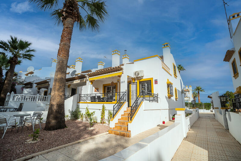 Villa zu verkaufen in Orihuela Costa, Alicante