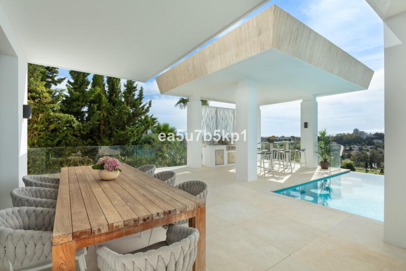 7 bedroom Villa for sale