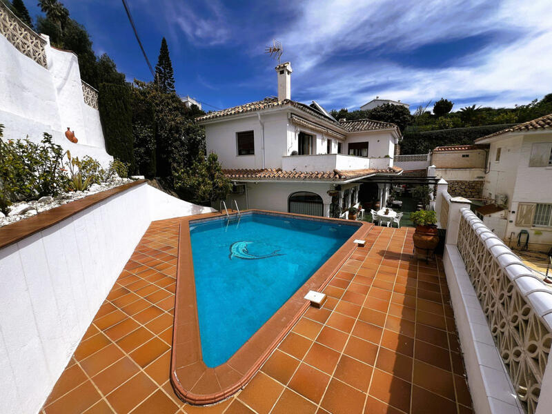 Villa for sale in La Capellania, Málaga