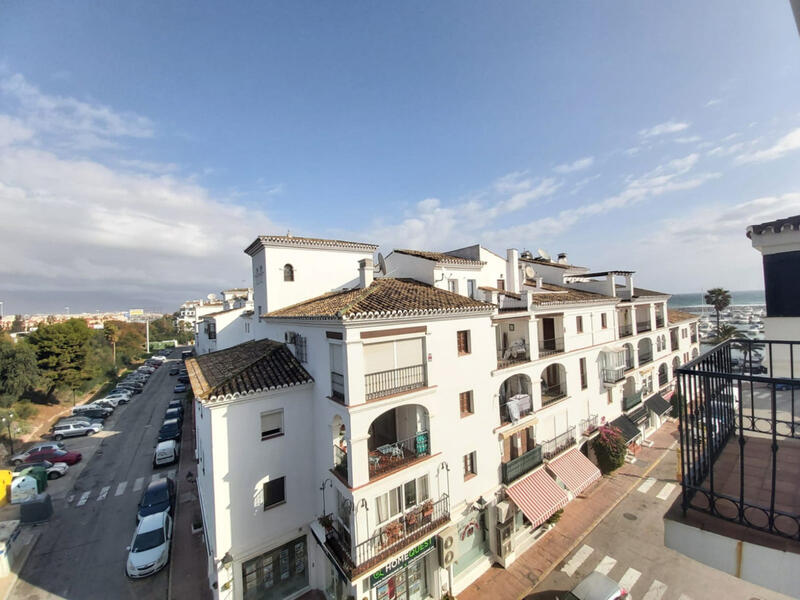 Apartamento en venta en La Duquesa, Málaga