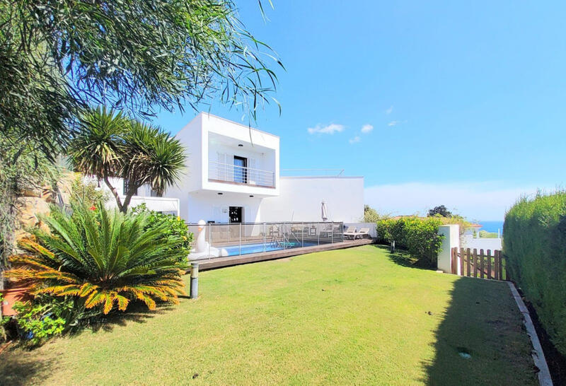 Villa for sale in Torreguadiaro, Cádiz