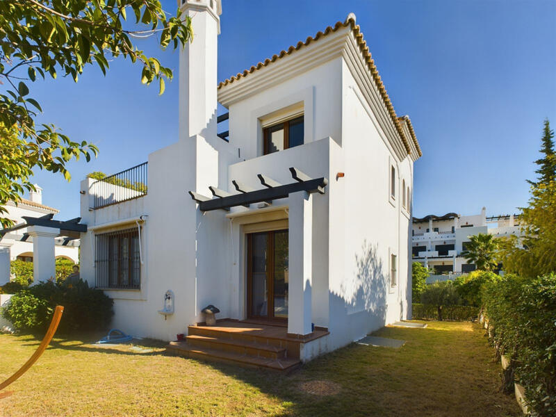 Villa en venta en Estepona, Málaga