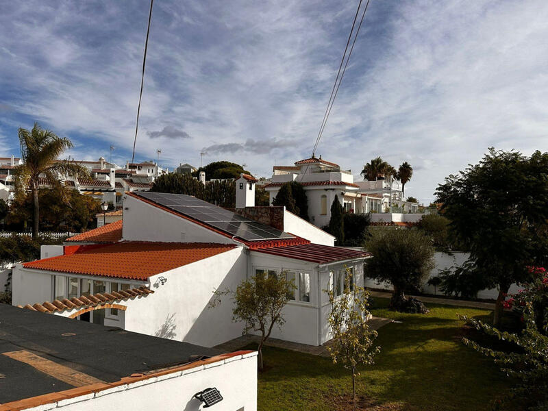 Villa zu verkaufen in Estepona, Málaga