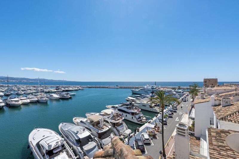 Lägenhet till salu i Puerto Banus, Málaga