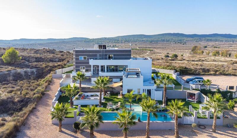 5 bedroom Villa for sale