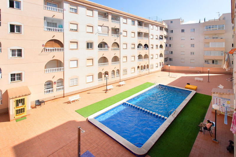 Apartamento en venta en Torrevieja, Alicante