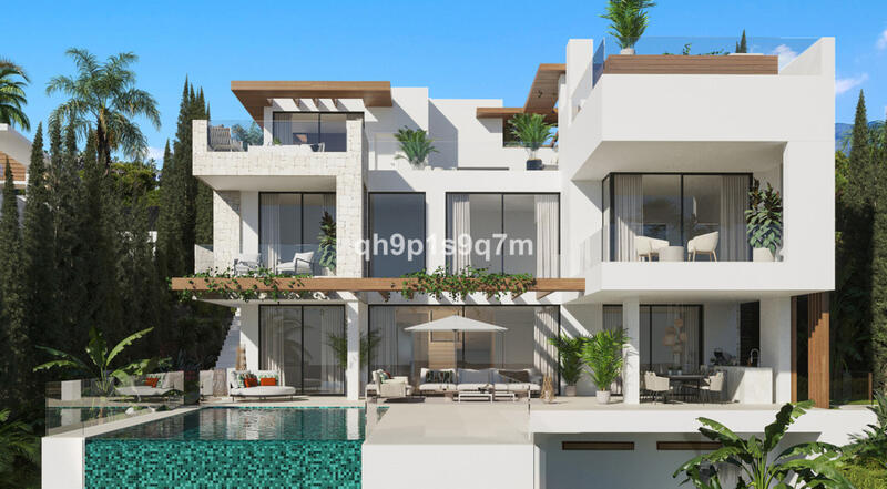 Villa for sale in Estepona, Málaga