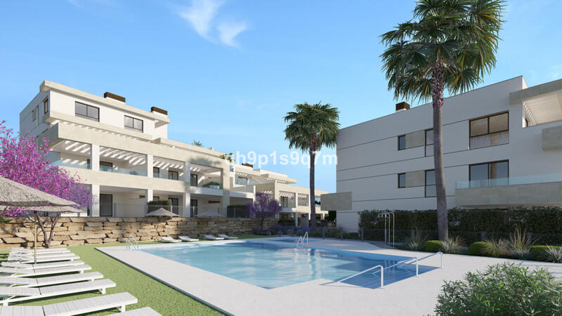 Apartamento en venta en Estepona, Málaga