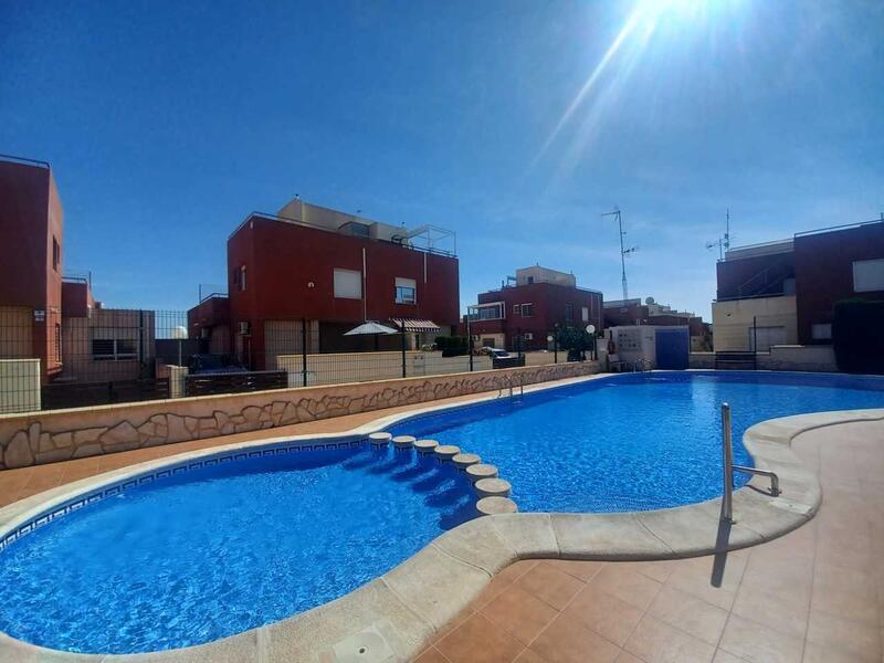 Townhouse for sale in Villamartin, Alicante