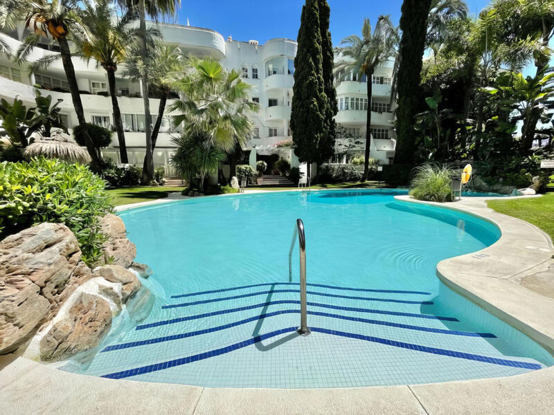 Apartment for sale in Marbella, Málaga