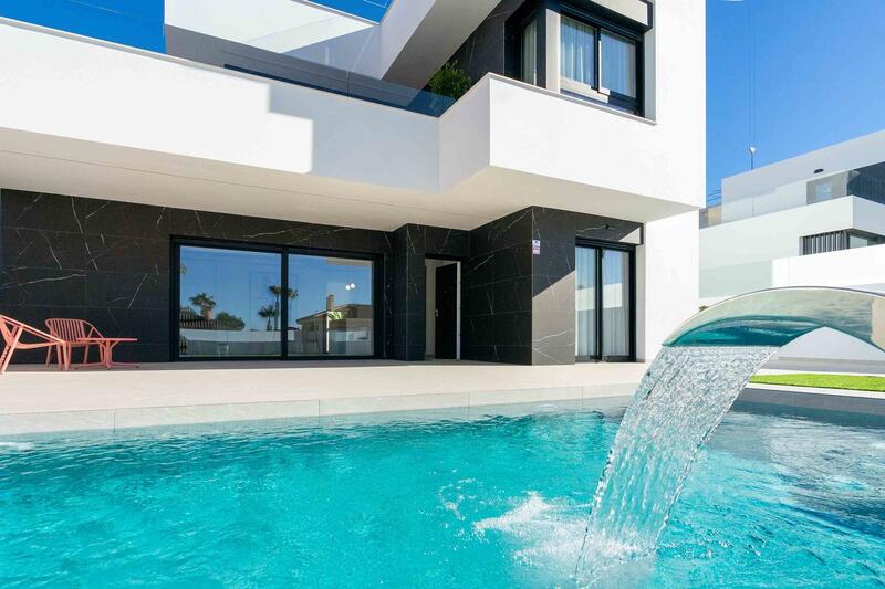 Villa for sale in Benijófar, Alicante